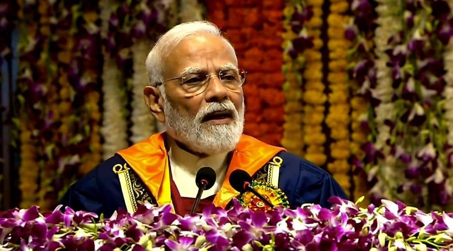 IIT ग्रेजुएट्स से प्रधानमंत्री ने कहा, आपको भव्य-सुंदर विकसित भारत  बनाना है