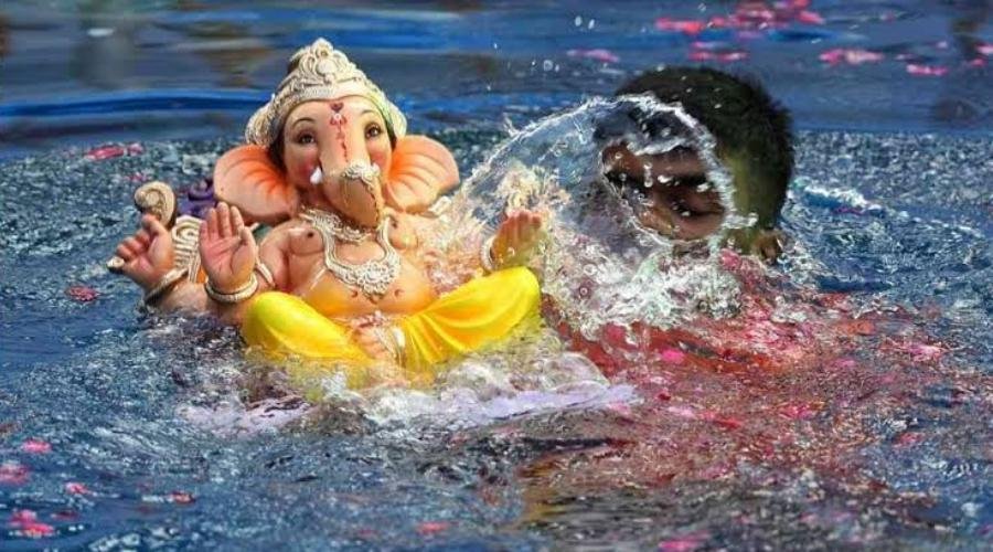 Ganesh Visarjan 2026: क्या शुभ मुहूर्त के बिना कर सकते हैं बप्पा का विसर्जन? जानें नियम